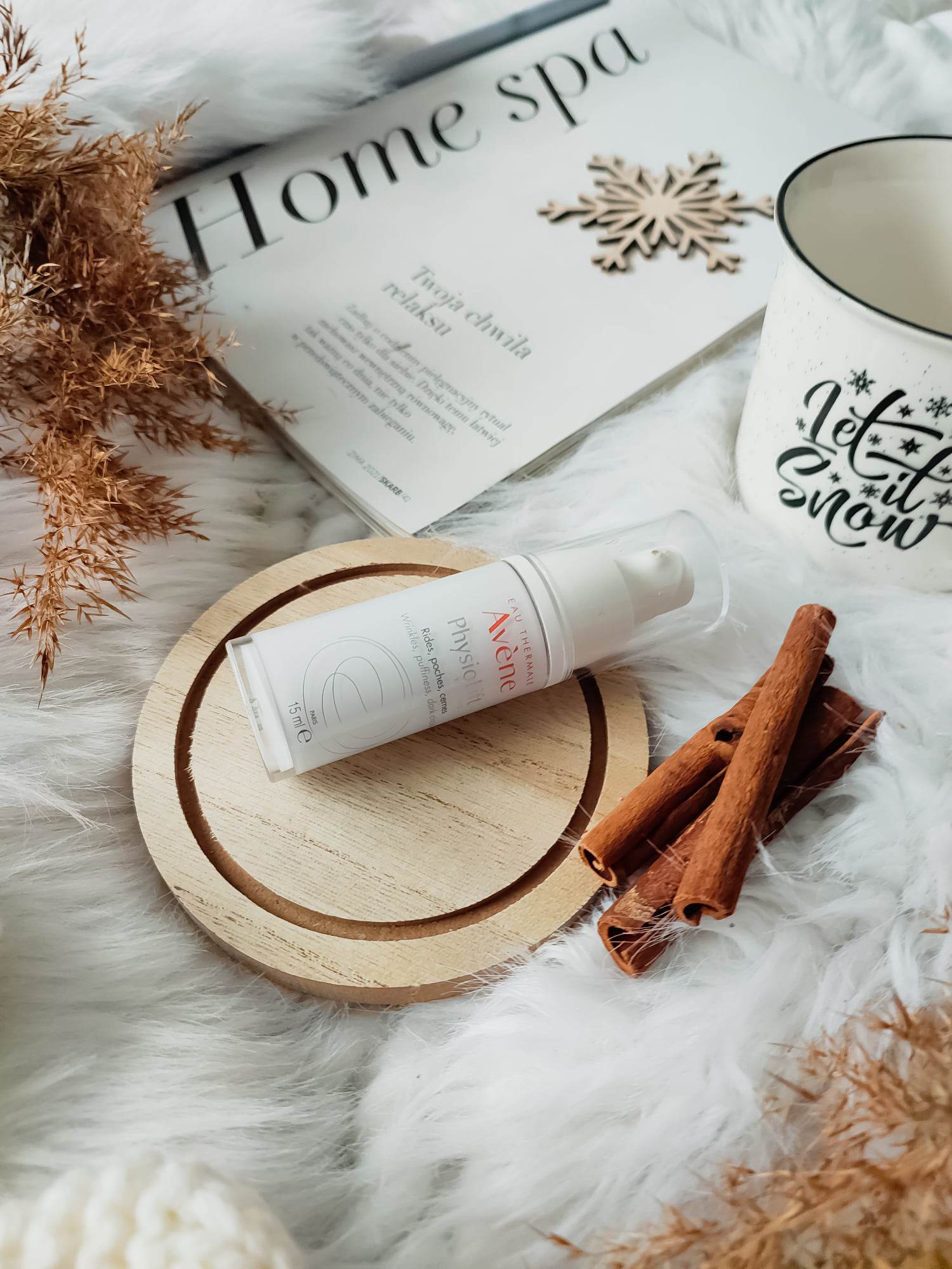 Avène PhysioLift krem pod oczy przeciw zmarszczkom, opuchnięciom i cieniom pod oczami